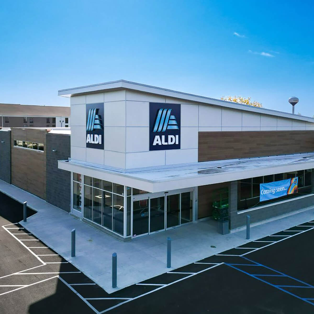 The exterior of a new ALDI location