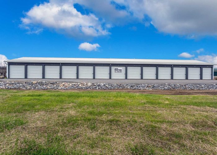 Modern storage units available for rent at Creekside Storage. Call now for secure self-storage solutions.